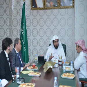 HE The Vice Rector Discusses with One of the Specialized Authorizations the Mechanism of the Environmental Monitoring for Laboratories at the University