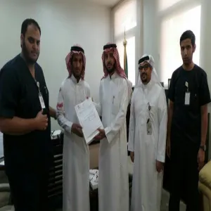 The General Supervisor of the Medical Services Distributes the Devices of Blood Sugar Level Test to University Employees  The Medical Services Department began the distribution of blood sugar level test device to the university employees. The distribution
