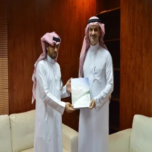 The University Vice-Rector for Postgraduate Studies and Scientific Research Receives the Annual Report of Quality and Skills Development Deanship