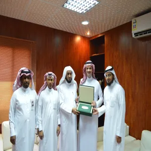 University Representative of Graduate Studies and Scientific Research Receives the Annual Report of the Deanship of E-learning and Distance Learning
