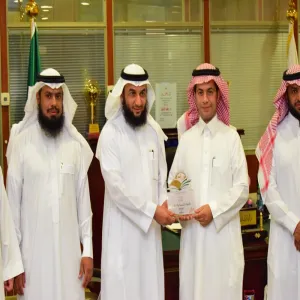 وفد من عمادة البحث العلمي في زيارة لكلية التربية بالزلفي