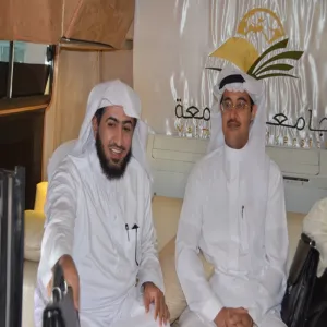 وفد رفيع من وزارة الخدمة المدنية يزور حافلة التدريب والتعليم الإلكتروني المتنقل