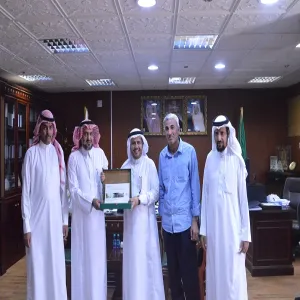 Vice-Rector Reviews The Manual Of Performance Indicators Measurement