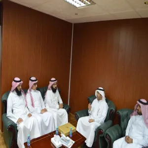 د. الرميح يتسلم تقرير إسهامات كلية العلوم والدراسات الإنسانية بالغاط في تفعيل مبادرة جامعة بلا حوادث