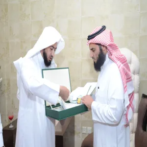 Vice Rector for Educational Affairs Receives a Copy of the Annual Report of the Deanship of E-Learning