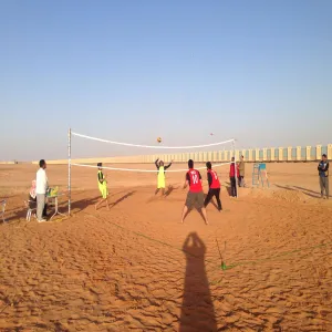 بطولة الجامعة لكرة الطائرة الشاطئية تنطلق بأربع مباريات