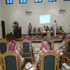 وحدة دعم الطلاب والإرشاد الأكاديمي تعقد لقائها الأول مع الطلاب المستجدين