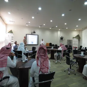 Deanship of Libraries Affairs Holds a Training Course for Teaching Staff and Students in Colleges Complex in Almajma'ah