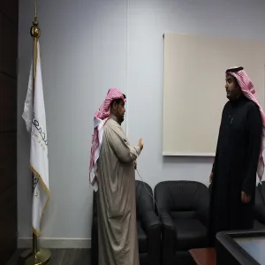 عميد كلية العلوم بالزلفي يزور وحدة متابعة التقلبات الجوية والوحدة الرقمية آمن بإدارة الخدمات