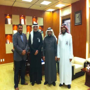 Dr. Abdulrahman al-Atram visits the College of Dentistry in King Saud University