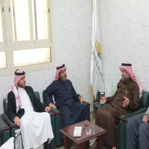 فريق تنفيذ الخطة الاستراتيجية للجامعة يقوم بزيارة لكلية العلوم والدراسات الانسانية بحوطة سدير