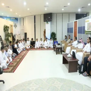 عميد شؤون الطلاب يلتقي بالجوالة قبل مغادرتهم لمكة