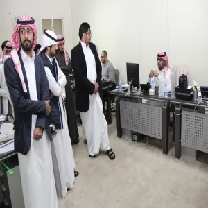 عدد من طلاب كلية العلوم بالغاط يزورون عمادة تقنية المعلومات