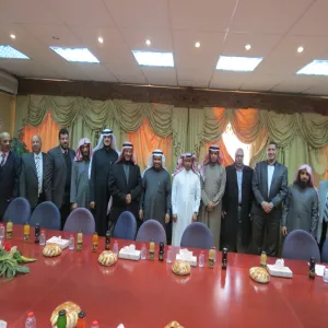 His Excellency the Vice Rector for Educational Affairs Pays a Visit to the Community College