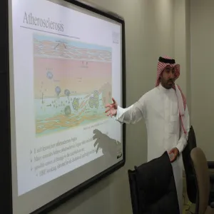 قسم الأحياء بالكلية يحتفل بالمبتعث سامي جارالله المالكي