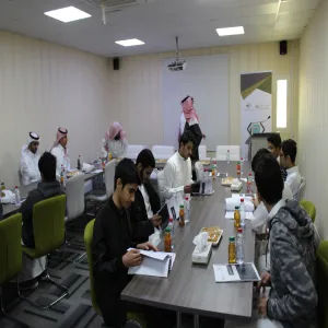 كلية علوم الحاسب والمعلومات تستقبل طلاب ثانوية الملك فهد بمحافظة المجمعة