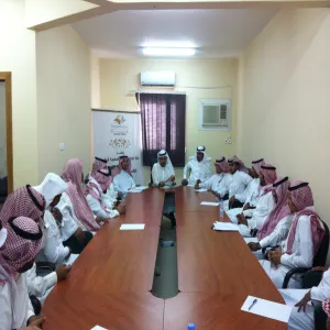VICE DEAN OF THE COLLEGE FOR ACADEMIC AFFAIRS IN RUMAAH HOLDS A MEETING WITH THE STAFF