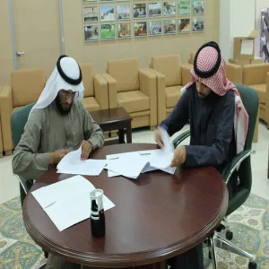 Deanship of Student Affairs Signs a Contract for Running a Colleges Complex and Faculty of Dentistry Cafeteria in Alzulfi