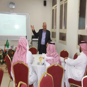 في إطار برنامج التنمية المعرفية الرابع تنفيذ دورة " نظام العمل السعودي الجديد اعرف حقوقك وواجباتك "