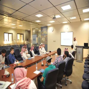 فريق من كلية علوم الحاسب والمعلومات في زيارة الى مركز التميز لأمن المعلومات في جامعة الملك سعود