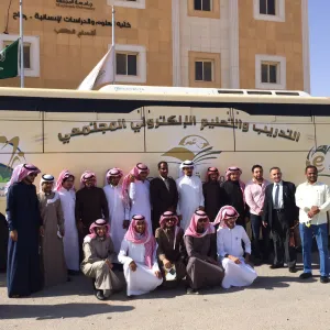 THE MOBILE SOCIAL BUS FOR E-LEARNING AND TRAINING HOLDS SEVERAL TRAINING PROGRAMS AT THE COLLEGE OF SCIENCE AND HUMANITIES IN RUMAAH