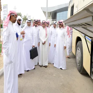 The Director of Cloud Computing at the National Centre for Assessment Visits the Training and E-Learning Community Itinerant Bus