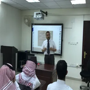 مركز التوجيه والإرشاد الطلابي يحث الطلاب على القراءة دعما لشخصياتهم وتنمية لأخلاقهم