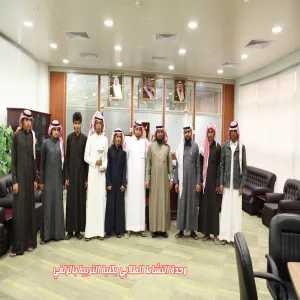 Dean of the Zulfi Faculty of Education receives the College’s  Volleyball Team Coach