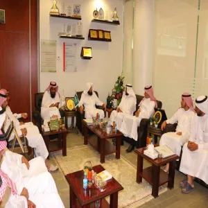 عميد شؤون الطلاب يزور كلية التربية بالزلفي