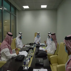 سعادة وكيل الجامعة للشؤون التعليمية يترأس وفد فريق التدقيق الداخلي لكلية الهندسة