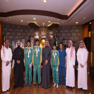 THE UNIVERSITY RECTOR AWARDS THE UNIVERSITY TEAM FOR ATHLETICS