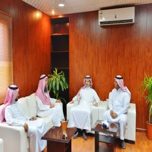 THE UNIVERSITY VICE-RECTOR FOR HIGHER EDUCATION AND SCIENTIFIC RESEARCH RECEIVES SPONSORED STUDENTS OF APPLIED MEDICAL SCIENCE COLLEGE