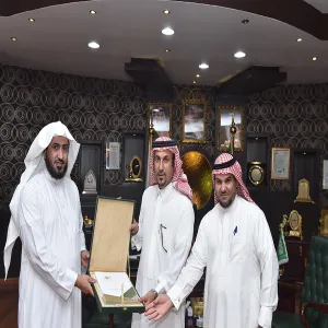 MU RECTOR RECEIVES THE UNIVERSITY 6TH ANNUAL REPORT