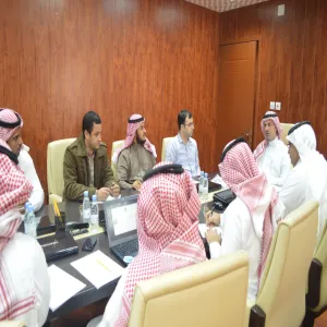 THE VICE-RECTOR FOR GRADUATE STUDIES AND ACADEMIC RESEARCH DISCUSSES A NUMBER OF PROPOSALS OF SHIFTING THE DEPUTYSHIP CORRESPONDENCE SYSTEM TO BE ELECTRONIC