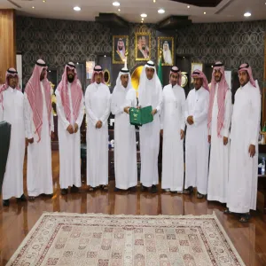 معالي مدير الجامعة يلتقي بأعضاء لجنة إعداد الحساب الختامي للجامعة