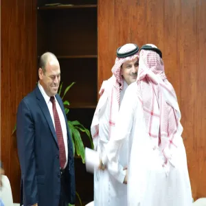 THE UNIVERSITY VICE-RECTOR FOR HIGHER STUDIES AND SCIENTIFIC STUDIES RECEIVES VISITORS