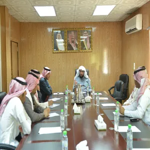THE UNIVERSITY VICE-RECTOR FOLLOWS-UP THE AUTOMATION OF PROCEDURES PERTINENT TO REQUESTS OF MATERIALS AND SUPPLIES