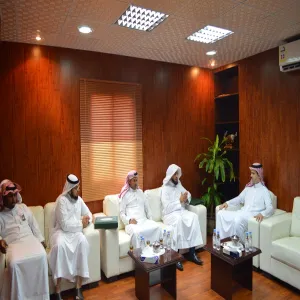 THE UNIVERSITY VICE-RECTOR FOR POSTGRADUATE STUDIES AND ACADEMIC RESEARCH RECEIVES THE ANNUAL REPORT OF E-LEARNING AND DISTANCE EDUCATION DEANSHIP