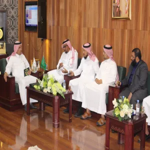 A DELEGATION OF COMPUTER SCIENCE COLLEGE VISITS MU RECTOR