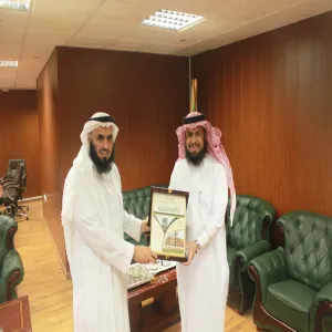 HIS EXCELLENCY THE UNIVERSITY VICE-RECTOR FOR ACADEMIC AFFAIRS RECEIVES THE ANNUAL REPORT OF EDUCATION COLLEGE IN ZULFI