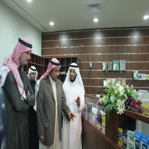 HIS HIGHNESS THE RECTOR INSPECTS THE STUDENT SERVICES IN THE MAIN CAMPUS