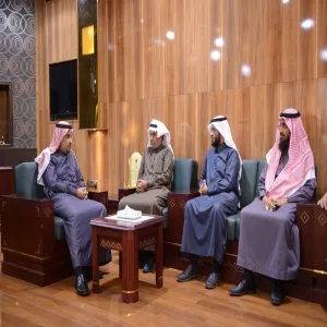THE UNIVERSITY RECTOR SUBMITS THE REPORT OF INITIAL STUDY OF UNIVERSITY SCOUTS TO THE MINISTER OF EDUCATION AND THE HEAD OF SAUDI ARABIA SCOUTS ASSOCIATION