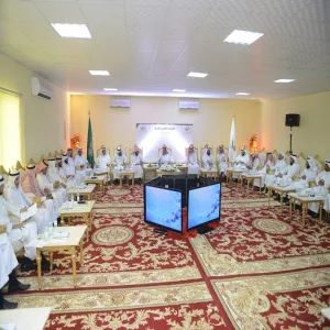 HIS EXCELLENCY THE RECTOR REVIEWS A NUMBER REPORTS ABOUT THE UNIVERSITY UNITS