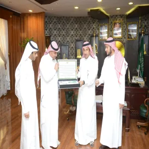 HIS EXCELLENCY THE RECTOR REVIEWS THE PROCEDUAL MANUAL AND ACHIEVEMENT REPORTS OF THE FACULTY MEMBER AND STAFF DEANSHIP