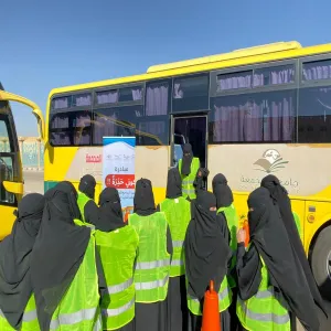 الجامعةُ تطلقُ مبادرةً بعنوان : ( كونوا حذرين ) لرفع مستوى السلامة داخل الحافلات وخارجها