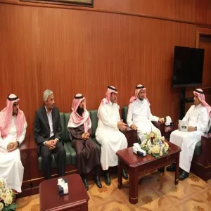 A DELEGATION OF THE GENERAL ADMINISTRATION FOR PLANNING AND ADMINISTRATIVE DEVELOPMENT VISITS THE RECTOR OF THE UNIVERSITY