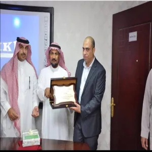 تكريم الفائزين في جائزة عميد كلية التربية بالمجمعة للتميّز البحثيّ من العام الجامعي 1437/ 1438هـ، والذين انتهت عقودهم.