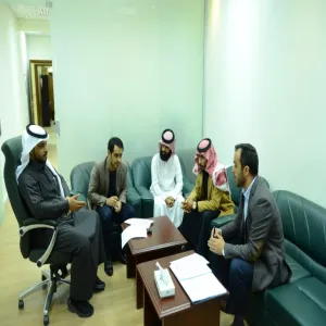 مكتب إدارة المشاريع يجتمع مع عمادة السنة التحضيرية لمناقشة خطط المشاريع
