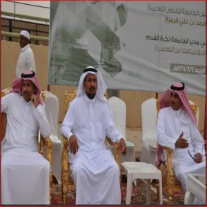 فريق كرة القدم بكلية التربية بالمجمعة يحصد الميدالية الفضية وكأس أحسن لاعب لبطولة معالي مدير الجامعة لكرة القدم للعام 1437 - 1438هـ
