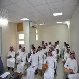 كلية التربية بالمجمعة تقيم محاضرة توعوية حول اللوائح والأنظمة التعليمية بالجامعة